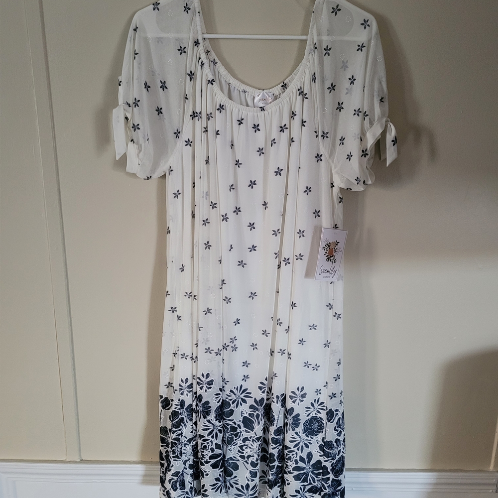 Siren Lily White and Black Floral Midi Dress